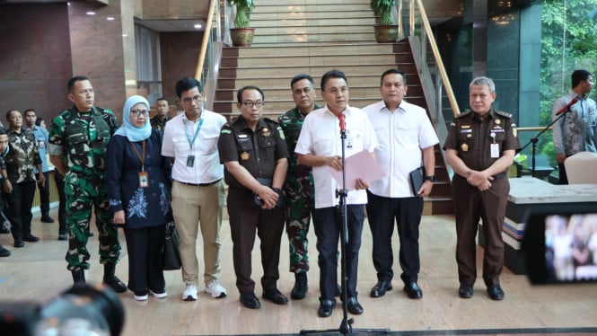6967a6961ac0b-juru-bicara-satgas-pkh-barita-simanjuntak-tengah_665_374.jpg