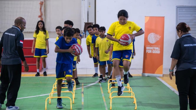 696ced3639636-basketball-for-good-perdana-digelar-di-ambon_665_374.jpeg