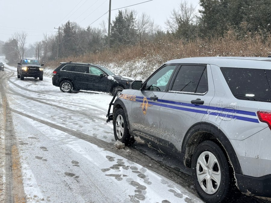 Las carreteras cubiertas de nieve provocan accidentes en los condados locales de Carolina del Sur