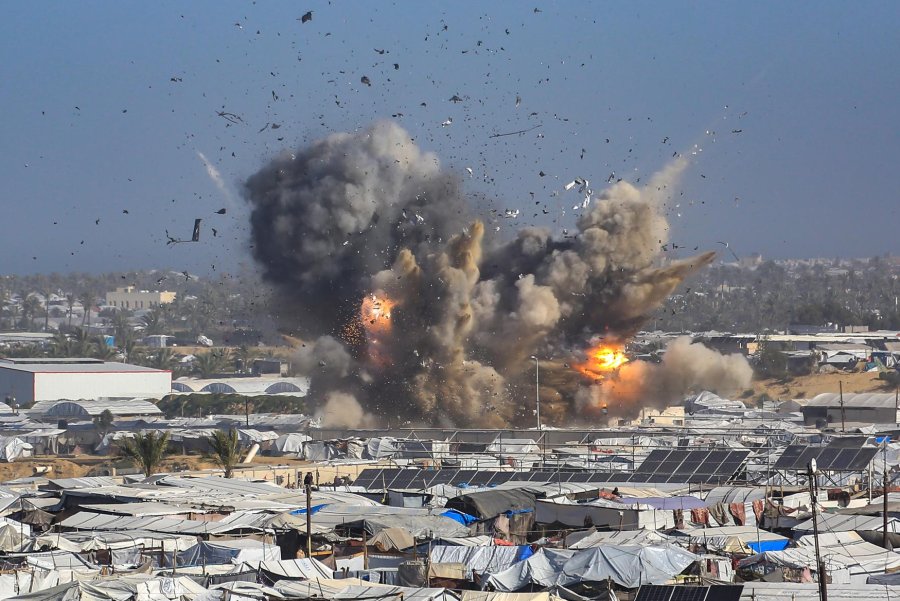 Israel lanza ataques aéreos en Gaza antes de reabrir el paso fronterizo
