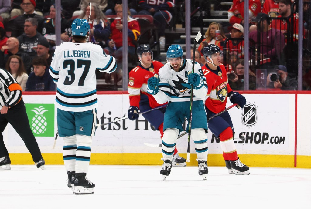 BNG-Z-SJSHARKS-0119-1.jpg