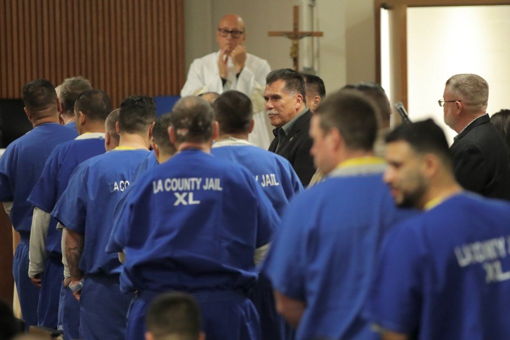 LDN-L-CHRISTMAS-MASS-JAIL-1226-HF-03.jpg