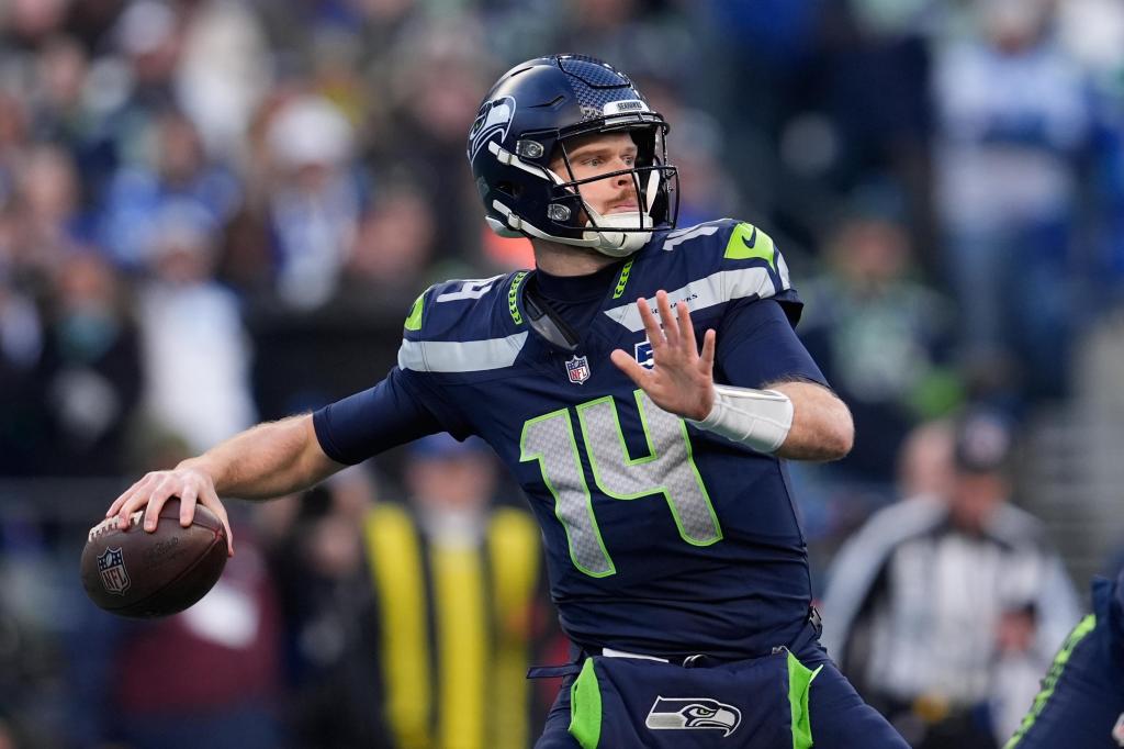 Rams_Seahawks_Football_52111.jpg