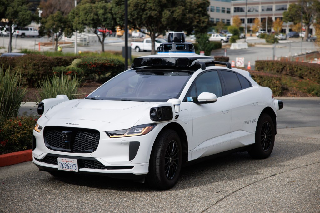 Waymo busca una valoración de 16.000 millones de dólares, cerca de 110.000 millones de dólares – The Mercury News