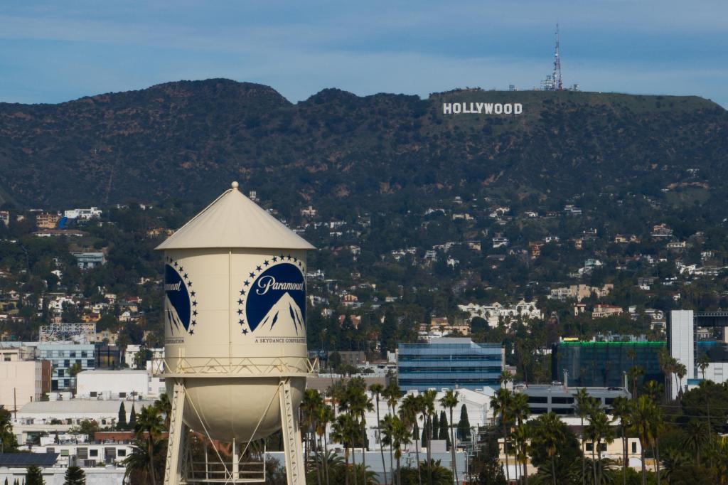 Warner_Bros_17512-1.jpg