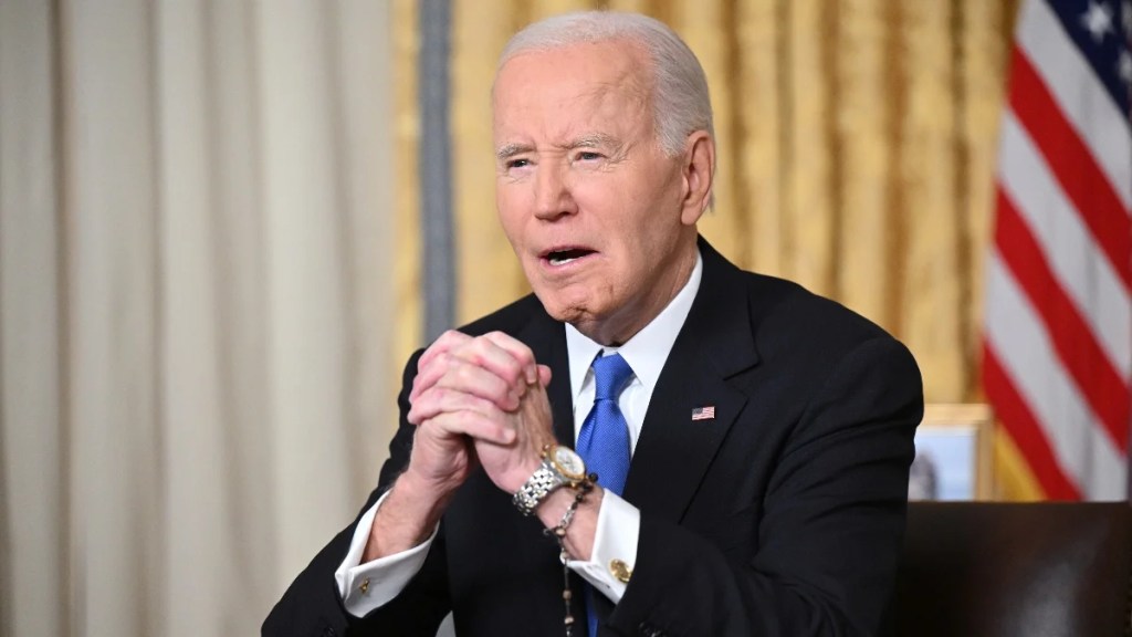 Fox News es ridiculizada por criticar las vacaciones de Joe Biden: ‘A eso lo llaman jubilación’