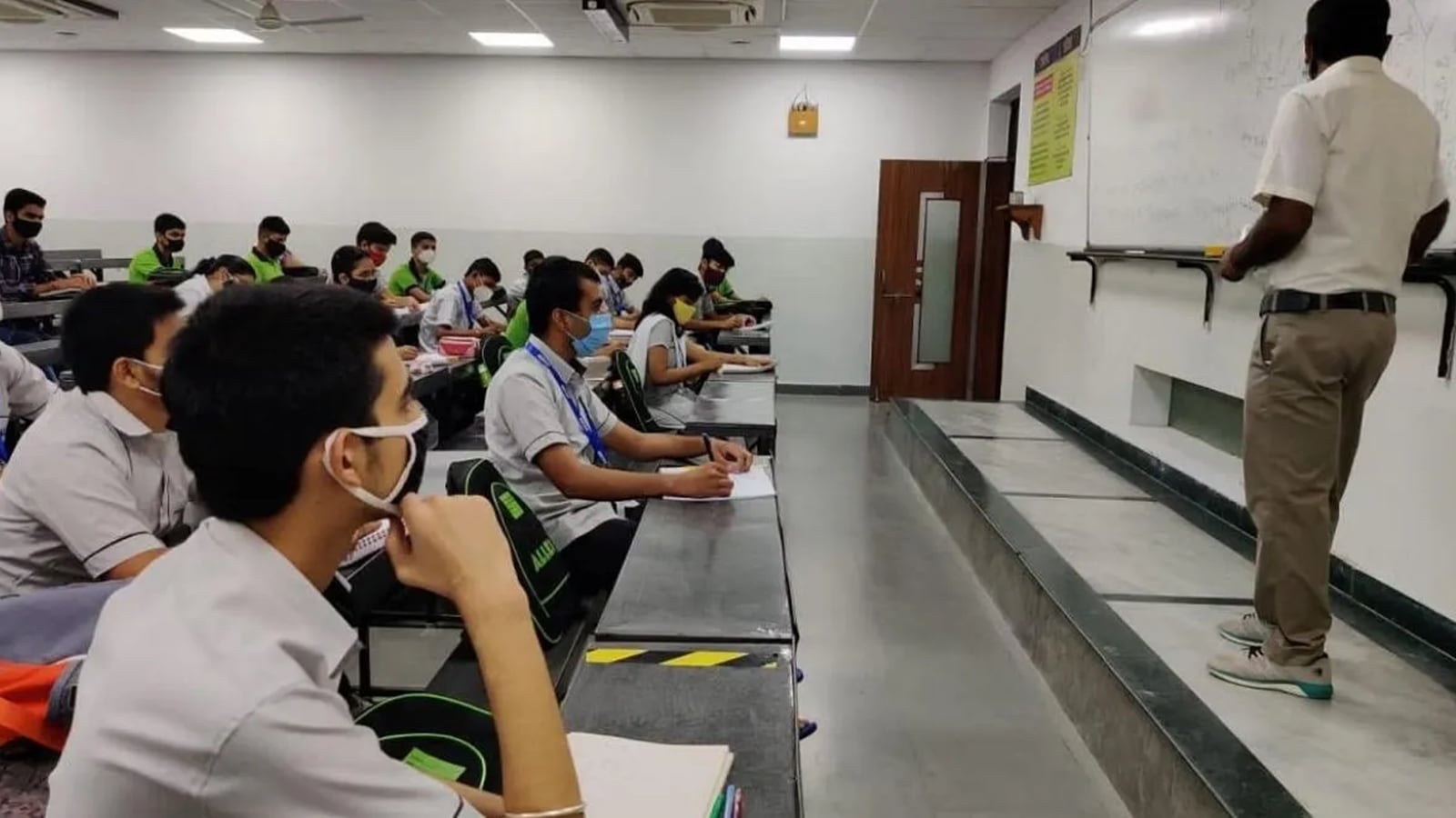 Reducción de horas de coaching, alineación del plan de estudios con JEE y NEET: Junta Central | Noticias de educación