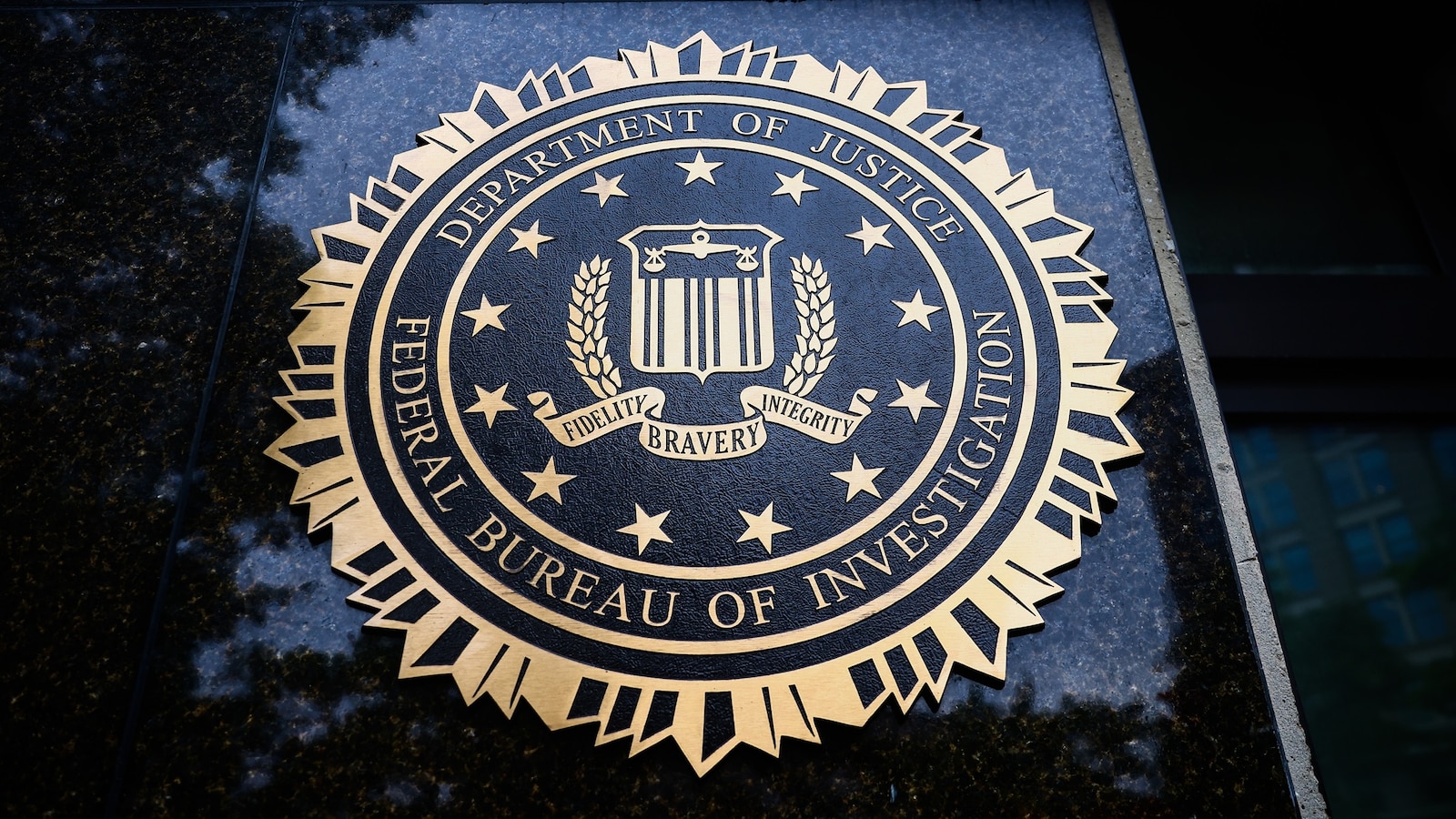 fbi-seal-gty-gmh-260102_1767371012176_hpMain_16x9.jpg