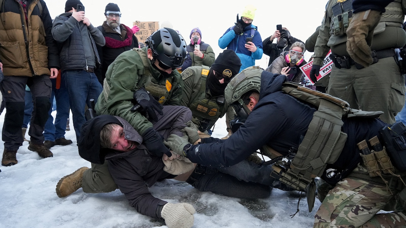 ice-minn-1-rt-gmh-260108_1767883204170_hpMain_16x9.jpg