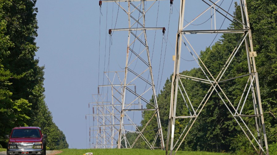 power_grid_08142018_AP_AP22339712107039.jpg