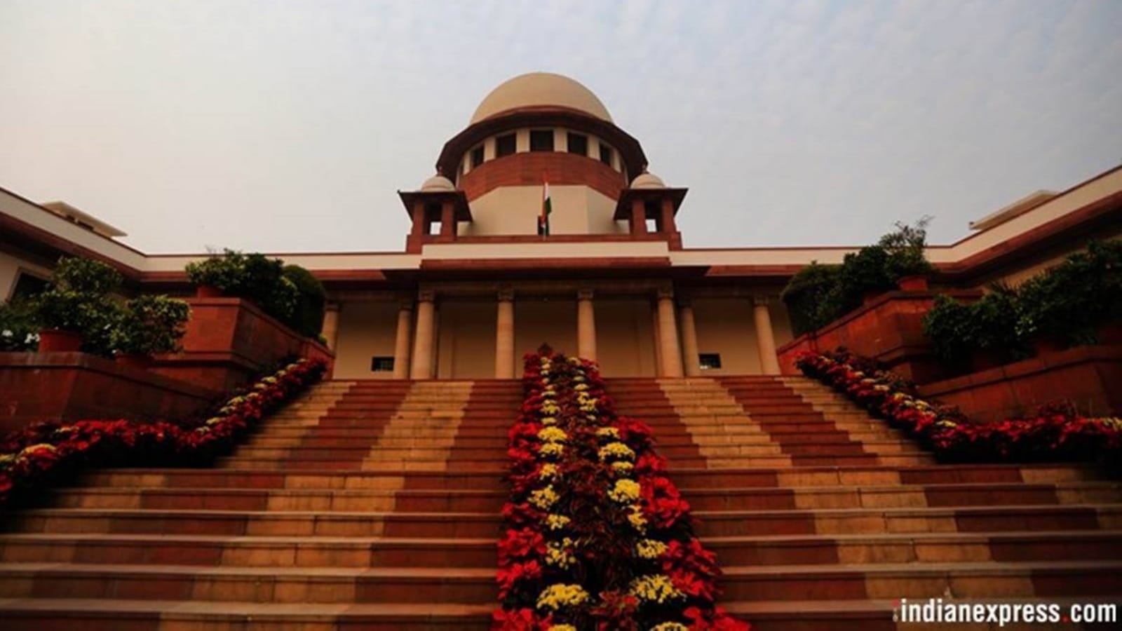 supreme-court-3-1_e7e793.jpg