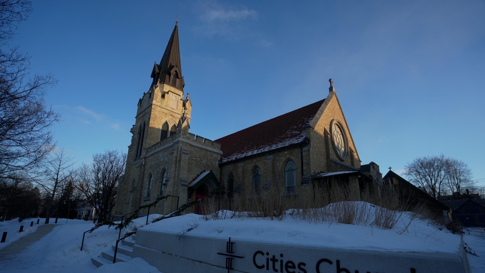 Qué saber sobre los cargos de derechos civiles que enfrenta Don Lemon por cubrir las protestas de la iglesia en Minnesota