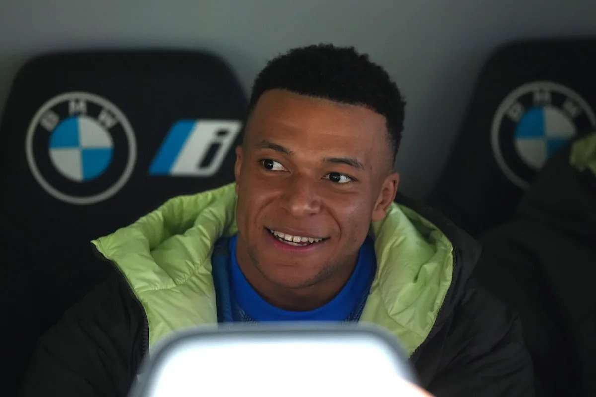 El atacante del Real Madrid no se plantea operarse para seguir un tratamiento conservador por su problema de rodilla