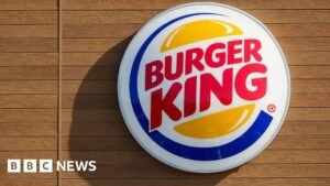 Burger King presentó auriculares con inteligencia artificial que rastrean la amabilidad de los empleados