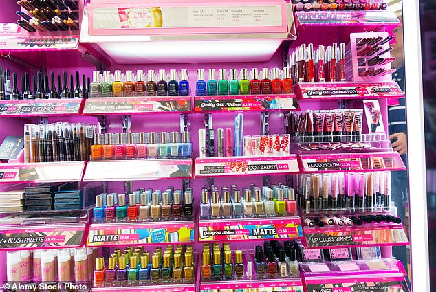 Barry M está al borde del colapso: la marca de maquillaje conocida por sus esmaltes de uñas y colores llamativos de los 90 nombrará administradores