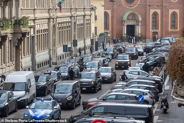 106194273-15538713-JD_Vance_s_large_motorcade_clogged_access_roads_around_the_Milan-a-1_177050294757.jpeg