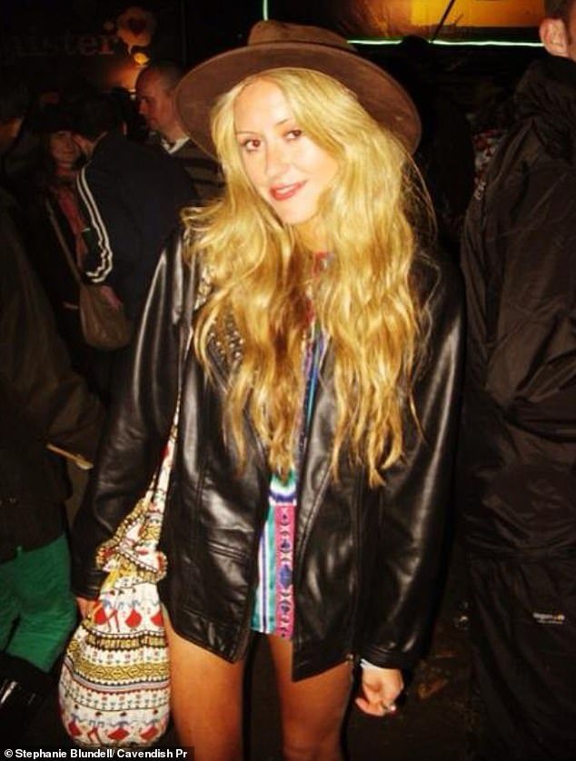 Una ejecutiva de la jet set fue golpeada por un amante alcohólico que la mantuvo prisionera en su casa durante 10 días y la alimentó con paletas heladas con vodka.