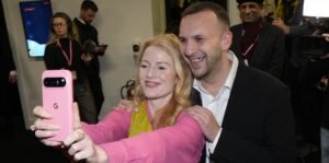 La victoria radical de los Verdes en las elecciones parciales de Gorton y Denton fue “una victoria fraudulenta”, afirma Nigel Farage: actualizaciones en vivo y reacciones