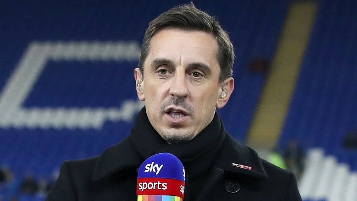Gary Neville envía un mensaje a todos los aficionados del Arsenal que están enfadados con él