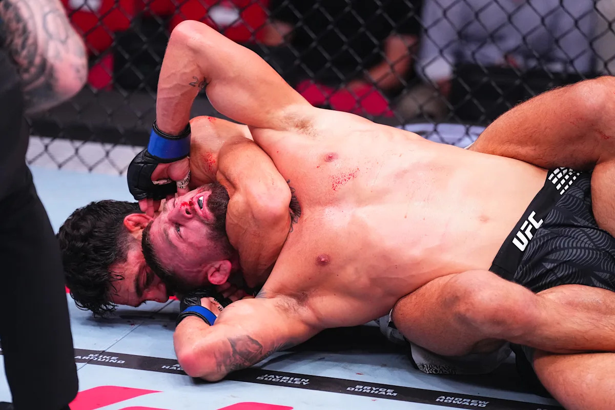 ¡Lo más destacado de UFC 325! Micallef Elliot duerme con un estrangulamiento de regreso