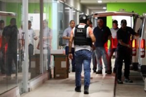 Funcionarios panameños registran la oficina local de CK Hutchison mientras aumentan las tensiones