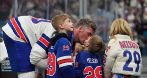 Brock Nelson entre los cinco jugadores de hockey masculino estadounidenses que no están en Washington