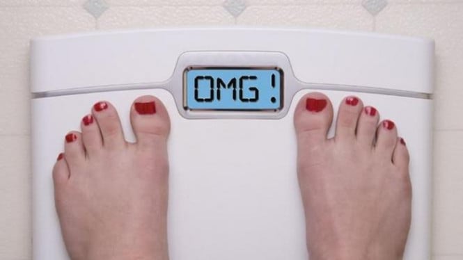 57c65368e0ee9-empat-cara-mencintai-tubuhmu-sepenuhnya-tanpa-takut-berat-badan-meningkat_665_374.jpg
