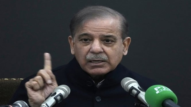681edb91e9d0c-perdana-menteri-pm-pakistan-shehbaz-sharif_665_374.jpg