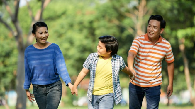 68ee7849eb1ef-ilustrasi-orang-tua-dan-anak_665_374.jpg