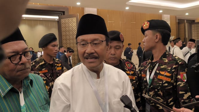 69389d8a8f0fe-sekjen-pbnu-saifullah-yusuf-atau-gus-ipul-di-hotel-sultan-jakarta-pusat_665_374.jpg