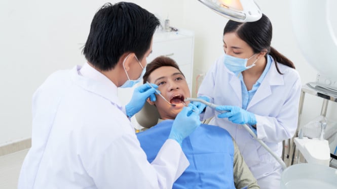 6950193a90b07-ilustrasi-dokter-gigi_665_374.jpg