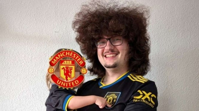 69803bd199f34-fans-manchester-united-rambut-makin-lebat_665_374.jpg