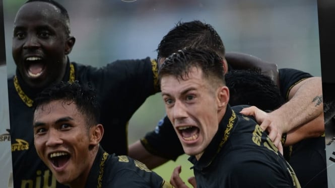 698719f6ac805-pemain-borneo-fc-rayakan-kemenangan-atas-bhayangkara-fc_gemini_665_374.jpg