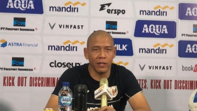 69894f7e2bf57-pelatih-timnas-indonesia-u-17-nova-arianto_gemini_665_374.jpg