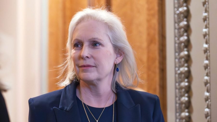 Gillibrand quiere un reembolso de las tarifas de 130 millones de dólares para los estadounidenses