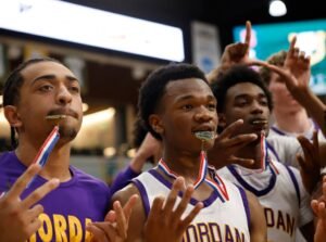 Riordan domina a St. Ignatius para el triplete del CCS Open