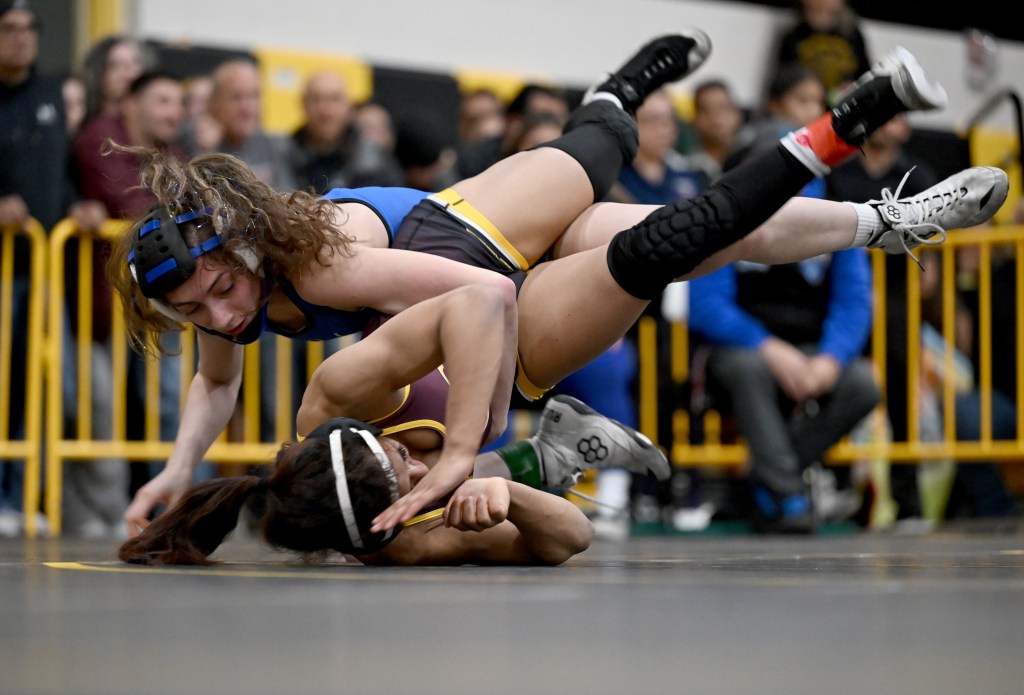 BNG-L-CCSWRESTLING-0222-16.jpg