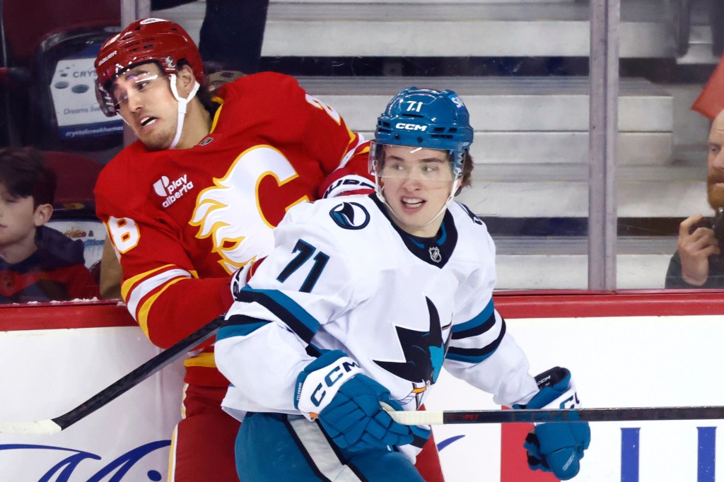 Los San Jose Sharks pierden ante Calgary Flames y retroceden en la carrera por los playoffs de la NHL