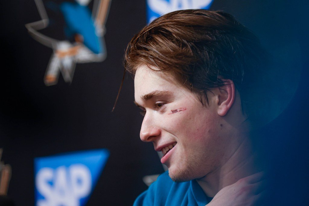 Maclin Celebrini de los San Jose Sharks se centra en la carrera por los playoffs de la NHL