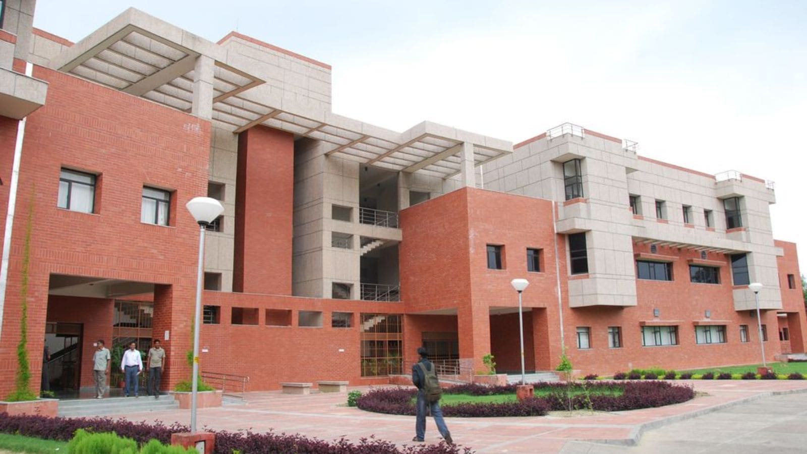IIT-Kanpur.jpg