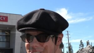 Yungblud habla sobre recibir mensajes directos de mujeres y dice que es un mojigato