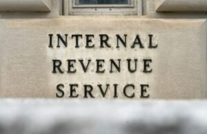 El tribunal rechaza la oferta para bloquear el IRS de compartir datos de inmigrantes con el DHS