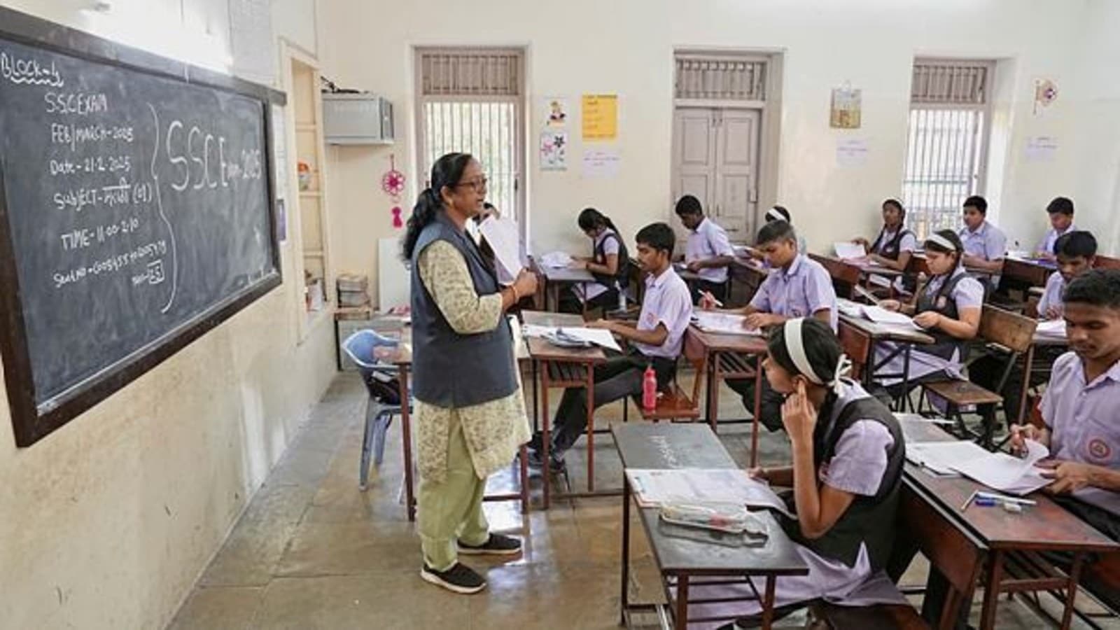 school-classroom-Express-photographs-by-Arul-Horizon-1.jpg