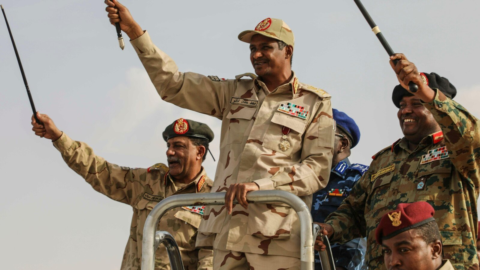 Las Naciones Unidas han sancionado a cuatro comandantes paramilitares sudaneses acusados de atrocidades en Darfur.