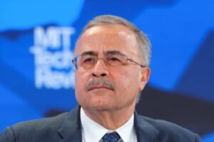 Aramco ve “consecuencias catastróficas” para el petróleo si el transporte marítimo no se reanuda en el Estrecho de Ormuz