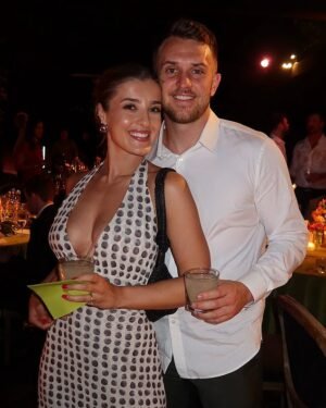 El mariscal de campo de la NFL Jake Browning y su WAG más popular llegaron a la agencia libre en un movimiento sorpresa