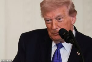 Trump dice que Estados Unidos está listo para luchar contra Irán durante más de cuatro semanas y que no “se aburrirá” si se retira