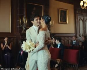 La estrella de la Fórmula Uno, Charles Leclerc, ha revelado todo sobre su boda con la influencer Alexandra St Mlacks, en la que condujo un Ferrari antiguo de £ 9 millones en Mónaco.