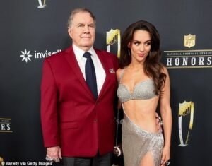 Jordan Hudson se comparó con Tom Brady, la novia de Bill Belichick, de 24 años, publicado en extrañas redes sociales