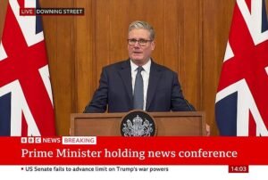 ¡No temas, es General Shambles! Starmer insistió en que estaba “nivelado” con respecto al caos en Medio Oriente mientras ofrecía una conferencia de prensa después de la “humillación” y la brutal confrontación de Trump en Chipre.